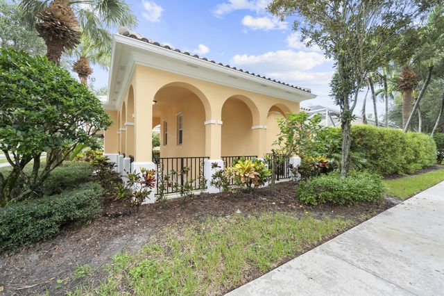 3723 COMMUNITY Drive, Jupiter, FL 33458
