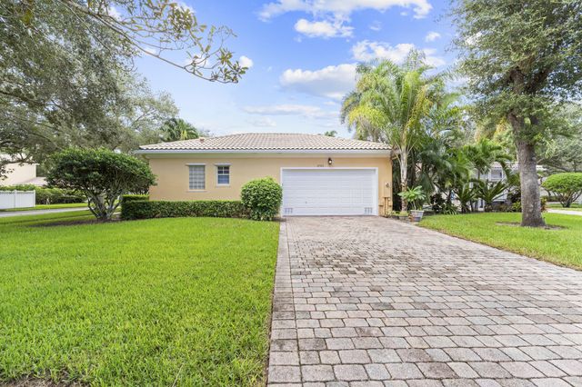 3723 COMMUNITY Drive, Jupiter, FL 33458