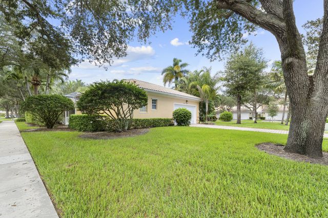 3723 COMMUNITY Drive, Jupiter, FL 33458