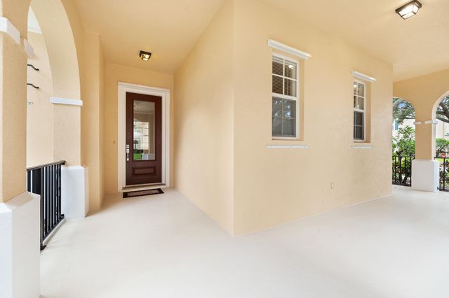 3723 COMMUNITY Drive, Jupiter, FL 33458