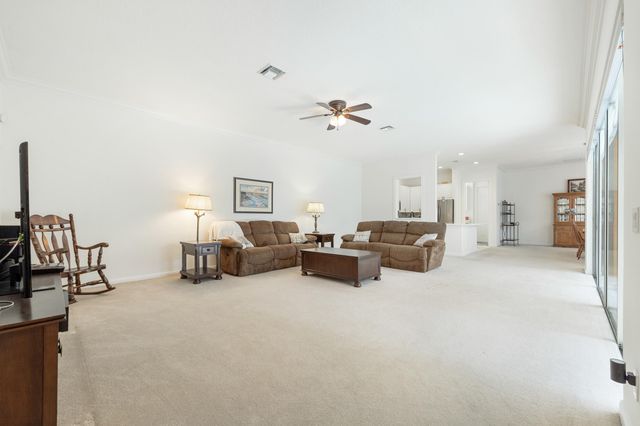 3723 COMMUNITY Drive, Jupiter, FL 33458