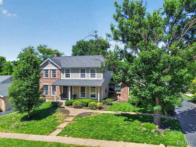 15327 Grantley Drive, Chesterfield, MO 63017