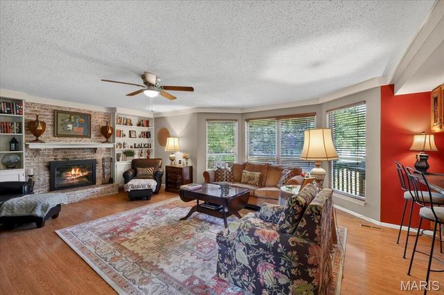 15327 Grantley Drive, Chesterfield, MO 63017