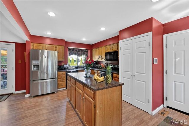 15327 Grantley Drive, Chesterfield, MO 63017