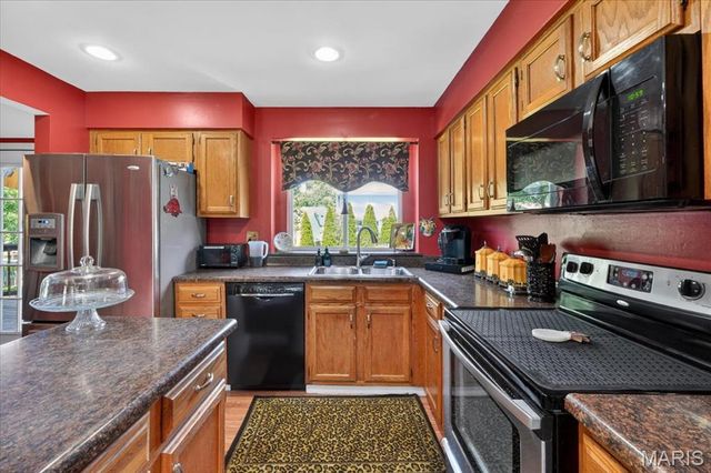 15327 Grantley Drive, Chesterfield, MO 63017