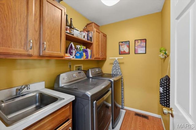 15327 Grantley Drive, Chesterfield, MO 63017