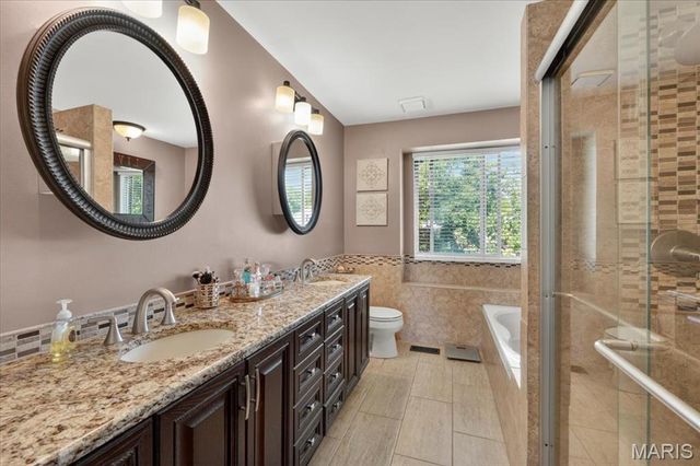 15327 Grantley Drive, Chesterfield, MO 63017