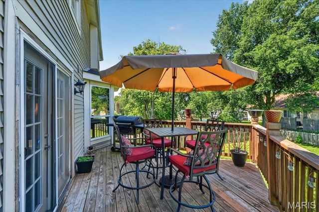 15327 Grantley Drive, Chesterfield, MO 63017