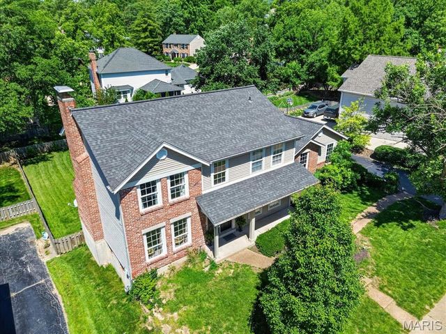 15327 Grantley Drive, Chesterfield, MO 63017