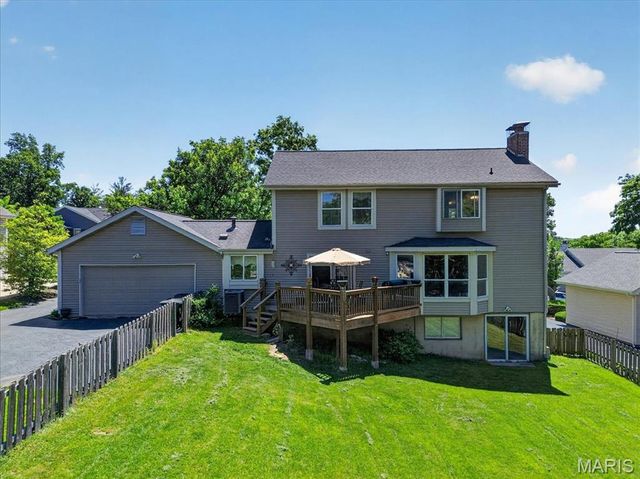 15327 Grantley Drive, Chesterfield, MO 63017