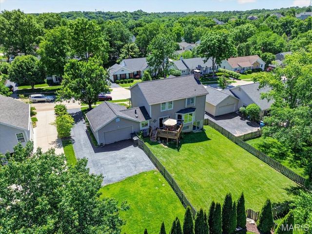 15327 Grantley Drive, Chesterfield, MO 63017