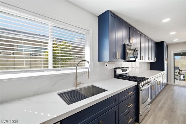 7624 Alina Avenue, Las Vegas, NV 89145