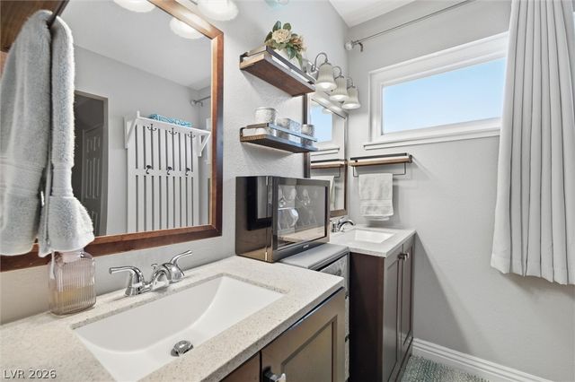 7624 Alina Avenue, Las Vegas, NV 89145