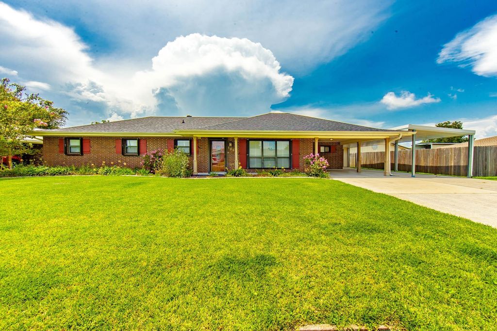 122 St Agnes Drive, Bourg, LA 70343