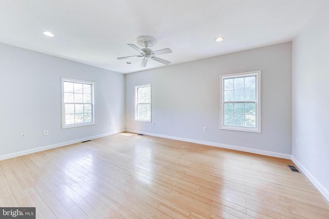 5713 EADS ST NE, Washington, DC 20019
