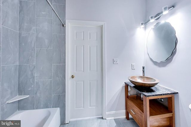 5713 EADS ST NE, Washington, DC 20019