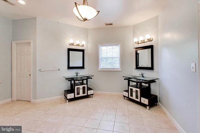 5713 EADS ST NE, Washington, DC 20019
