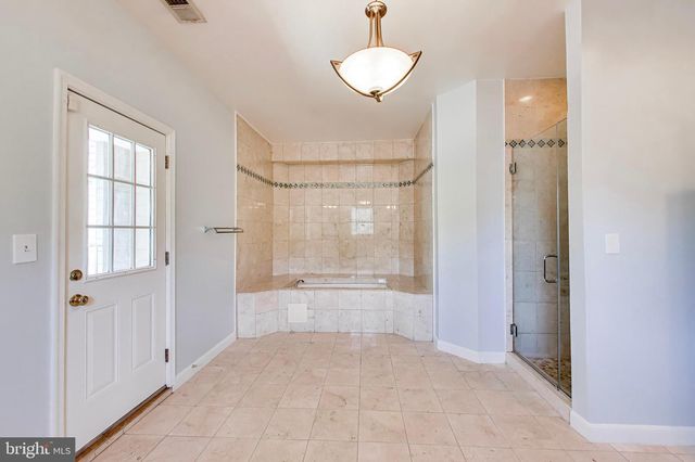 5713 EADS ST NE, Washington, DC 20019