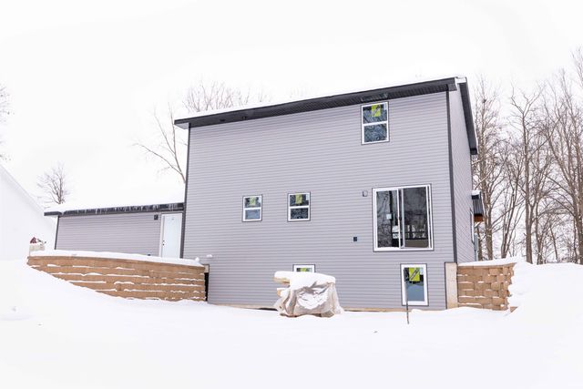 51249 Courtyard Lane, Elkhart, IN 46514