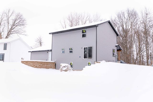 51249 Courtyard Lane, Elkhart, IN 46514