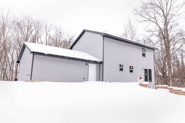 51249 Courtyard Lane, Elkhart, IN 46514