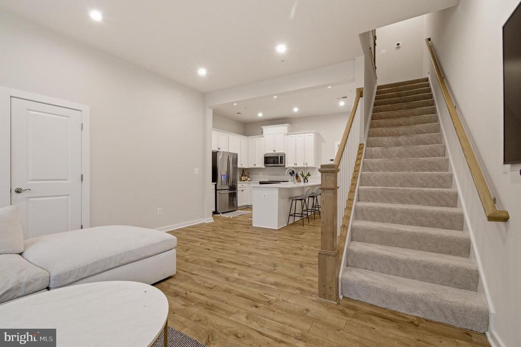 Image 17 of property listing at 16126 CONNORS WAY #87, Rockville, MD 20855