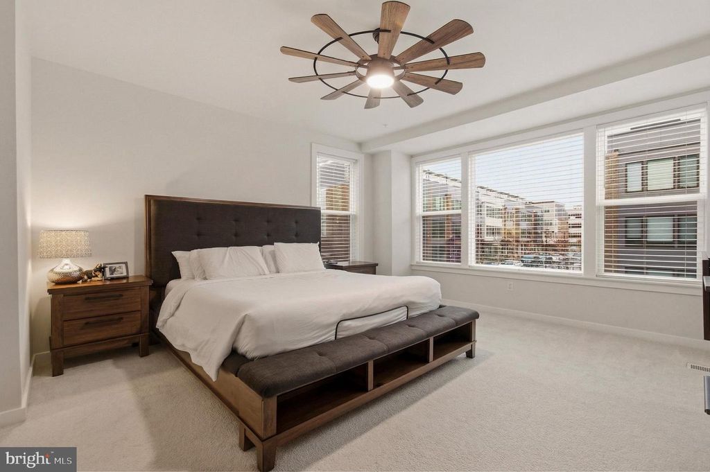 Image 20 of property listing at 16126 CONNORS WAY #87, Rockville, MD 20855