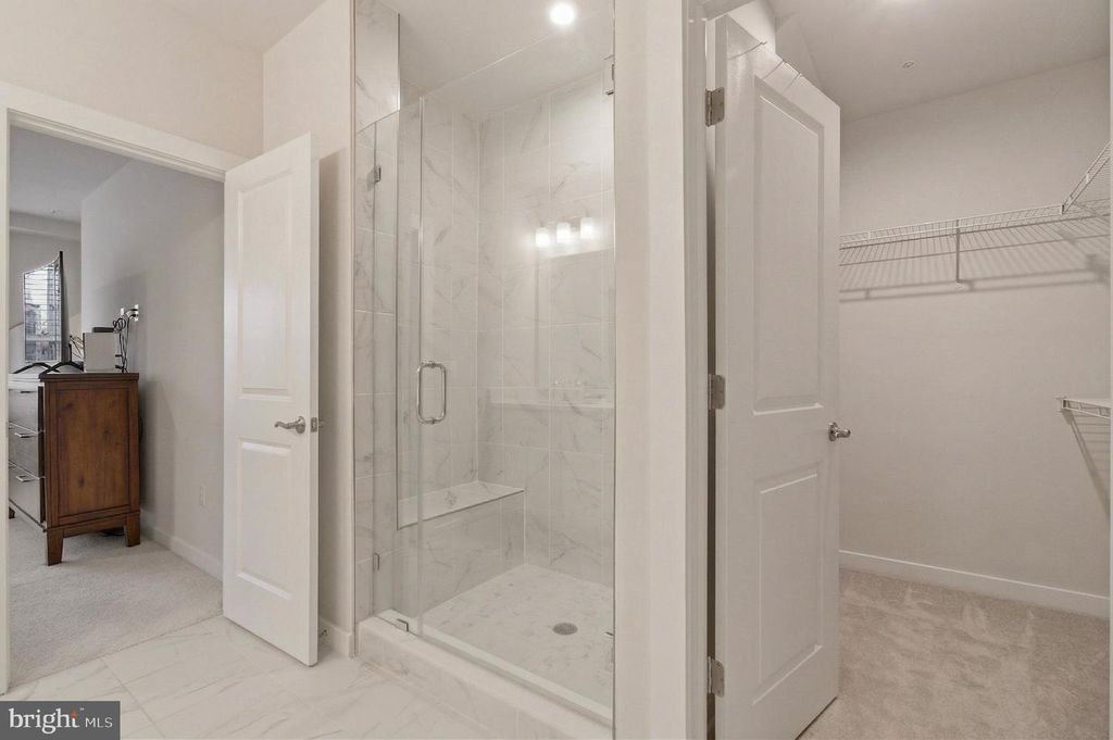 Image 25 of property listing at 16126 CONNORS WAY #87, Rockville, MD 20855