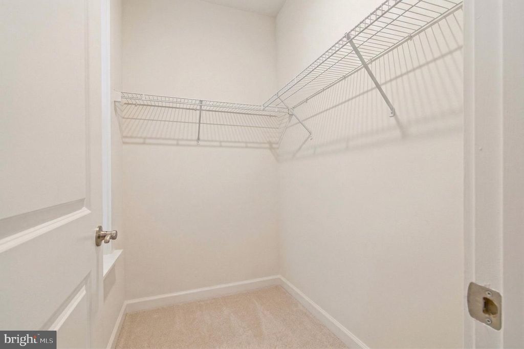 Image 26 of property listing at 16126 CONNORS WAY #87, Rockville, MD 20855