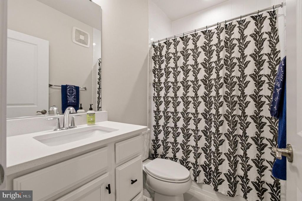 Image 31 of property listing at 16126 CONNORS WAY #87, Rockville, MD 20855