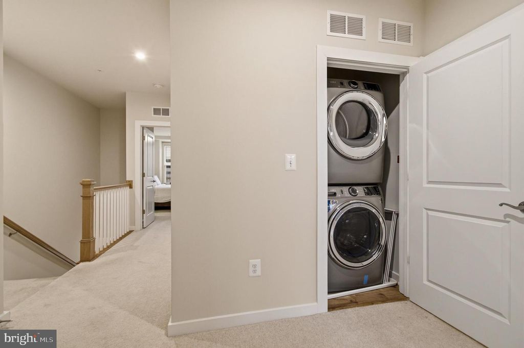 Image 32 of property listing at 16126 CONNORS WAY #87, Rockville, MD 20855