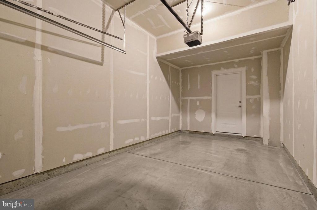 Image 35 of property listing at 16126 CONNORS WAY #87, Rockville, MD 20855