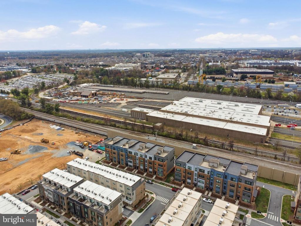 Image 40 of property listing at 16126 CONNORS WAY #87, Rockville, MD 20855