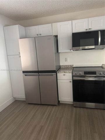 605 Ives Dairy Rd 306-7, Miami, FL 33179