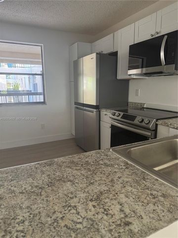 605 Ives Dairy Rd 306-7, Miami, FL 33179