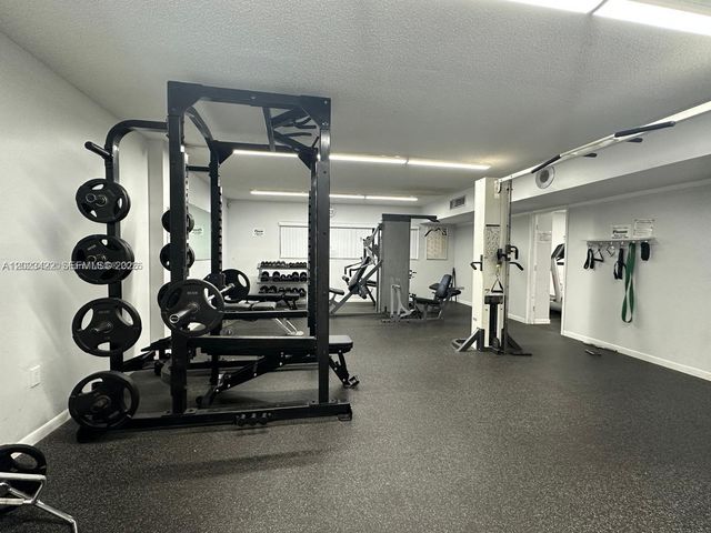 605 Ives Dairy Rd 306-7, Miami, FL 33179