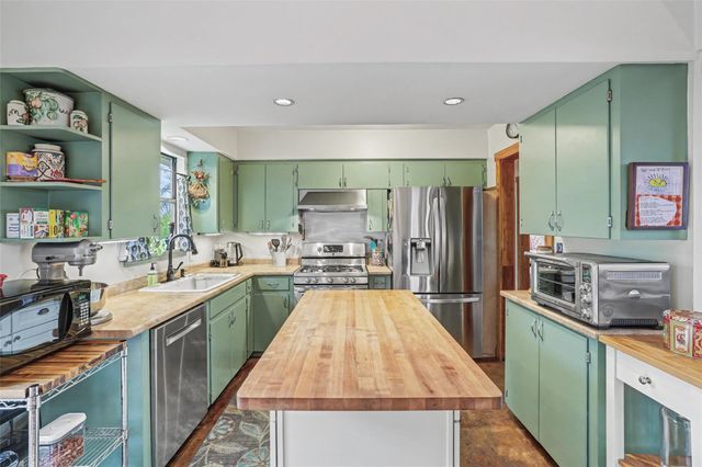 4621 Banister LN, Austin, TX 78745