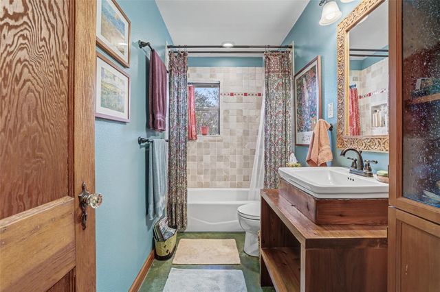 4621 Banister LN, Austin, TX 78745