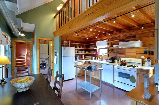 4621 Banister LN, Austin, TX 78745