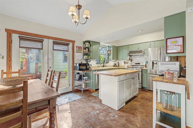 4621 Banister LN, Austin, TX 78745