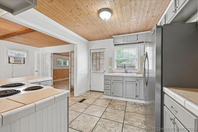4385 S St Louis Avenue, Tulsa, OK 74105