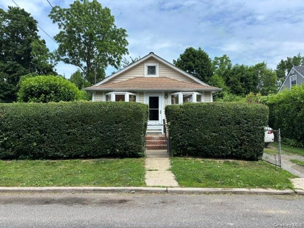 22 E 5th Street, Huntington Station, NY 11746