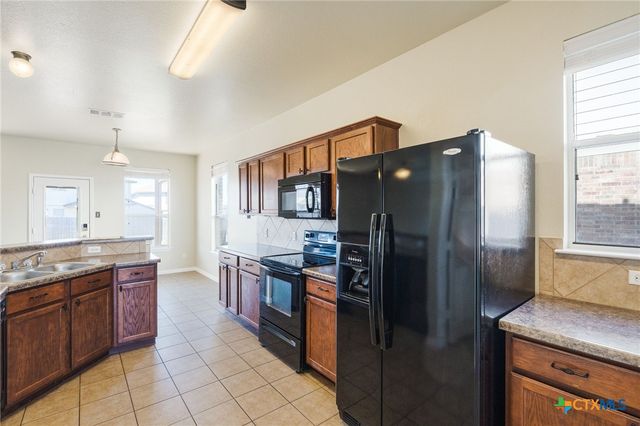 6001 Bridgewood Drive, Killeen, TX 76549