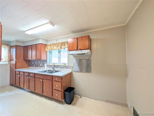 2173 W Mount Morris Road, Mount Morris, MI 48458