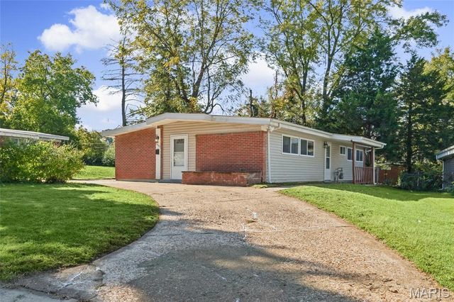 6661 Pepperidge Drive, Berkeley, MO 63134