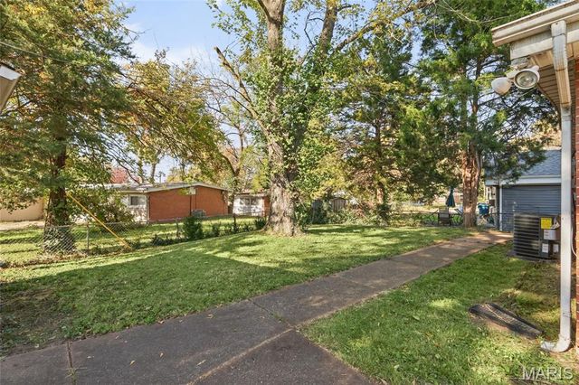 6661 Pepperidge Drive, Berkeley, MO 63134