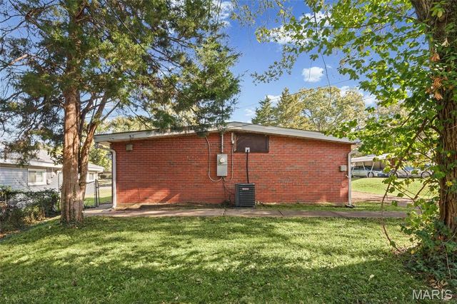 6661 Pepperidge Drive, Berkeley, MO 63134