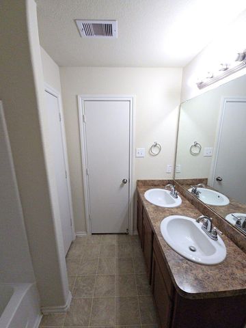 810 Lightningbug Lane, Conroe, TX 77301