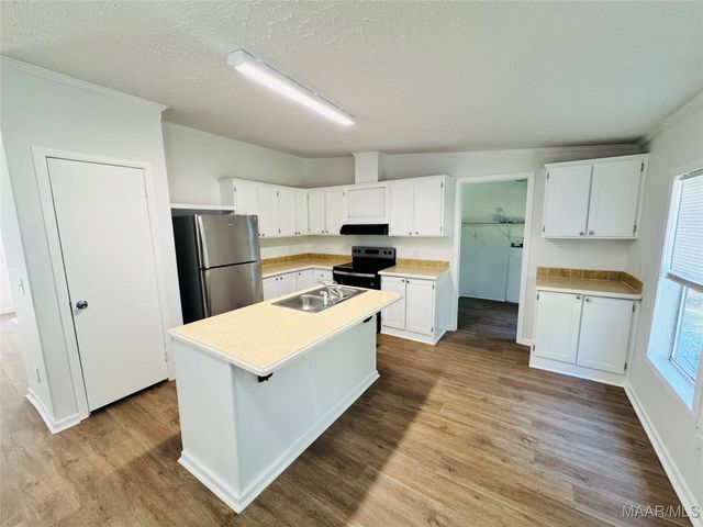 205 Ashwood Drive, Titus, AL 36080