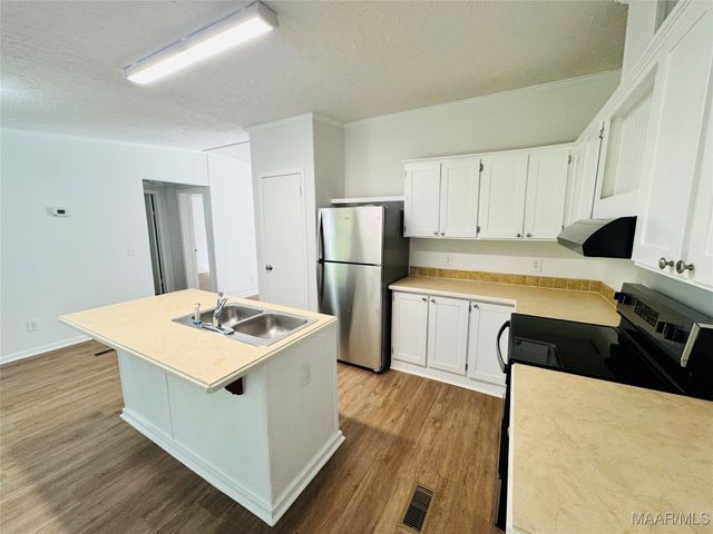 205 Ashwood Drive, Titus, AL 36080